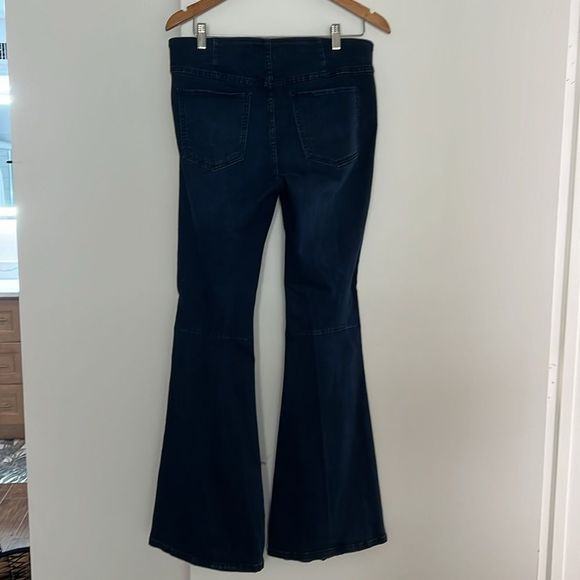Free People We the Free Gummy Flared Leg Mid Rise Pull-On Stretch Jeans Sz 31 - Picture 4 of 6